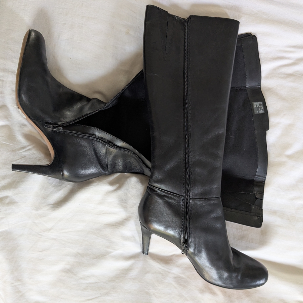 Clark's Size 9 Black Leather Knee-High Boots - Picture 4 of 10
